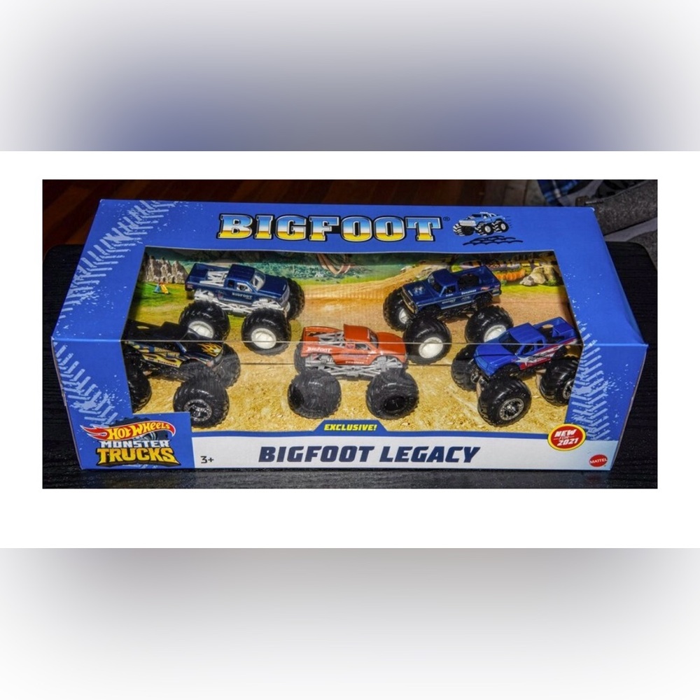 Hot Wheels Monster Trucks 🔹BIGFOOT Legacy Collectors Set, 1:64 Scale, Set of 5 - Picture 13 of 13